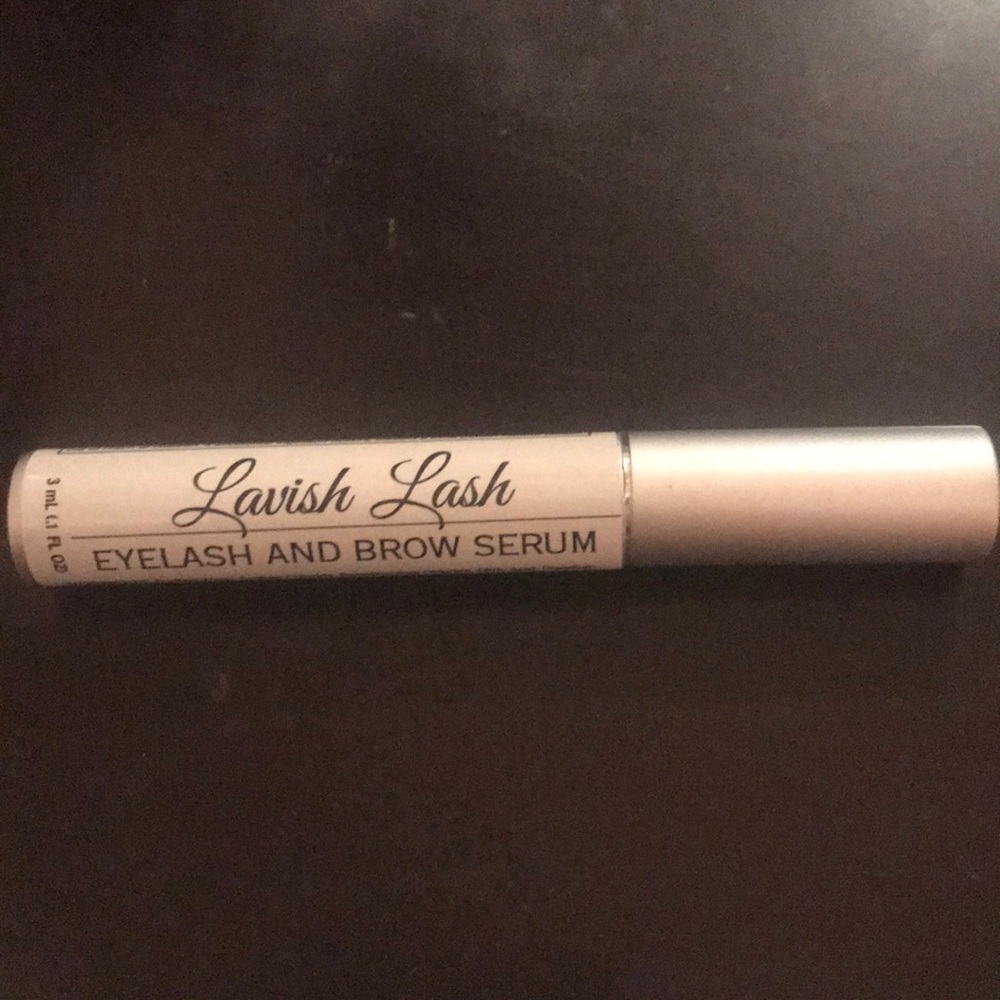 Lavish Lash - eyelash and brow grow serum